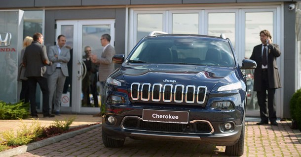 AK Stojanov otvorila novi salon i predstavila novi Jeep Cherokee