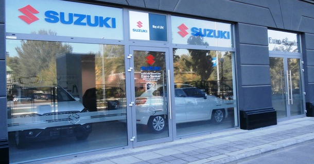 Novi salon Suzukija na Novom Beogradu