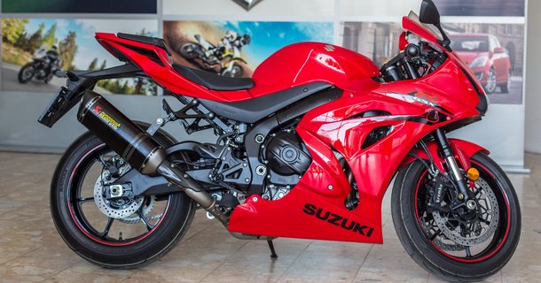 Vredan poklon uz Suzuki motocikle