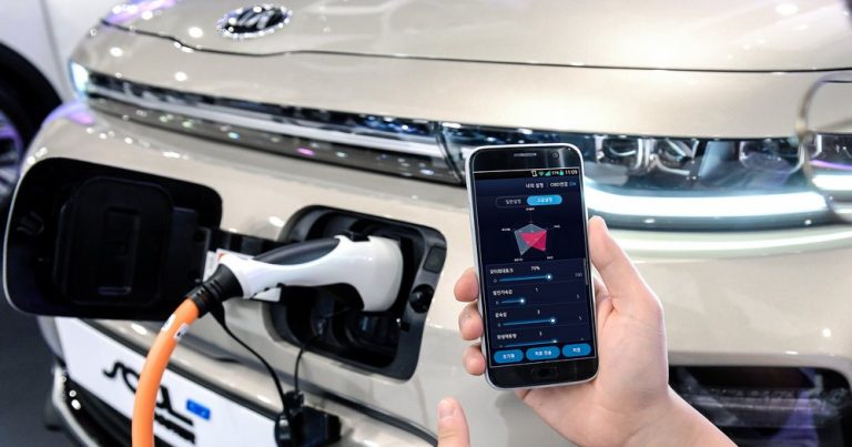 Kia predstavlja tehnologiju prilagođavanjaperformansi električnih vozila pomoću pametnihtelefona