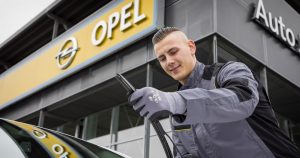 Opelovi dileri održavaju svoje kupce mobilnim