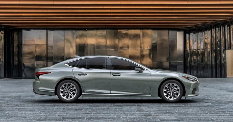 Novi Lexus LS