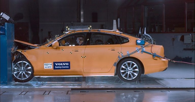 Dve decenije u službi spašavanja života: Centar za bezbednost Volvo Cars obeležava 20 godina postojanja