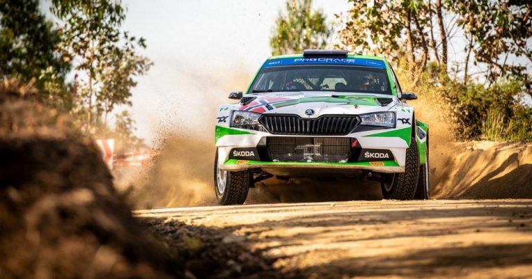 Rally Italy Sardinia: Vozač ŠKODA FABIA Rally2 evo Andreas Mikkelsen želi da vrati vođstvo na WRC2