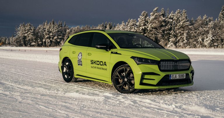 Škoda Enyaq RS iV postavio dva GINISOVA REKORDA sa 7,351 km drifta na ledu