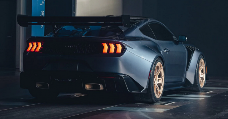 Prvi ikada Mustang GTD: Tehnologija svetske klase pokreće novi Ford koji zadovoljava sve propise za vožnju ulicama uz performanse kojima može da pobedi i najbolje