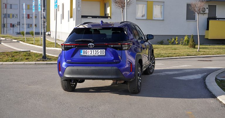 Garaža test – Toyota Yaris Cross 1.5 HEV 116KS Sport